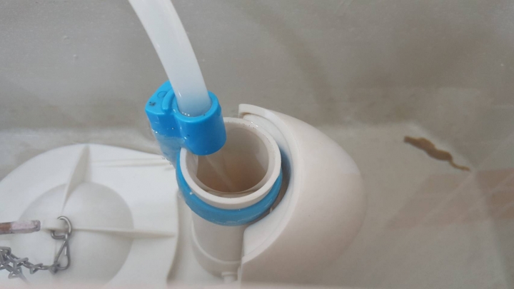 請問TOTO馬桶進水器