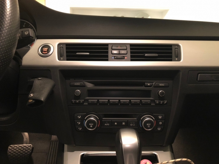 開老箱 - BMW 323I E90 十年二手車整理全紀錄