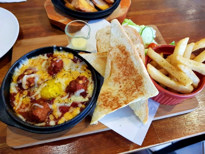 [台中西屯區]Oh! Sweet Diner 布朗尼早午餐專賣 & 中餐 2018食記 西式簡餐選擇多~ 甜點好吃~氣氛佳~ 還有男友早餐