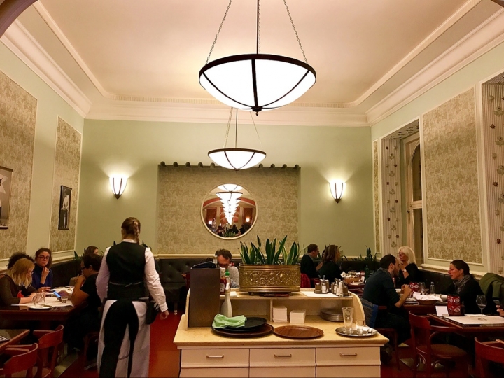 【Czech.食】美味布拉格(下)城堡區Tři století餐廳與Café Louvre羅浮咖啡