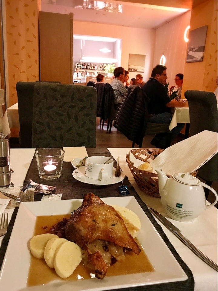 【Czech.食】美味布拉格(下)城堡區Tři století餐廳與Café Louvre羅浮咖啡