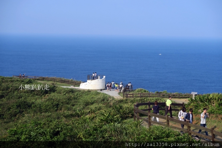 【新北-貢寮】希臘風的白色建築物『三貂角燈塔』，擁有無敵美景與海景~