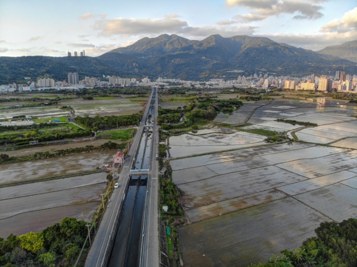 [亂拍照] 台北北投 關渡平原 稻田風光 (空拍)