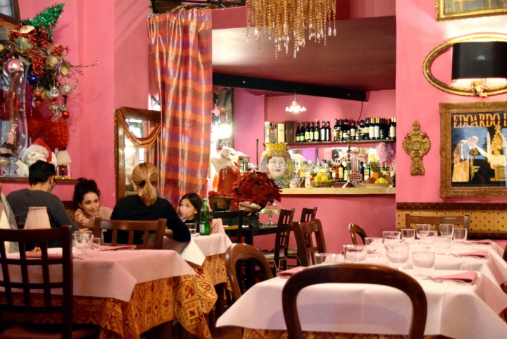 義大利自助(美食篇)│羅馬餐廳推薦 Ristorante Edoardo II 會唱歌的粉紅色餐廳，很值得一去哦！