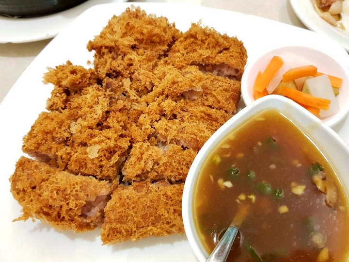 台中銅鑼灣文記港式餐廳~2018 食記 ~腸粉好吃~還有港式飲茶 點心 芋泥香酥鴨 燒雞 ~ 廣式/粵式料理 ~