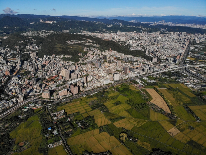 [亂拍照] 台北北投 關渡平原 稻田風光 (空拍)