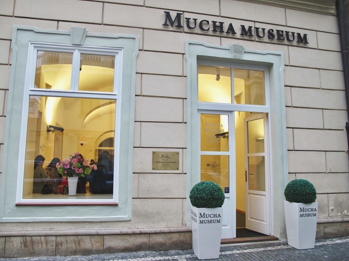 【Czech．走跳】布拉格萊特納公園節拍器、藍儂牆、跳舞房子與慕夏美術館