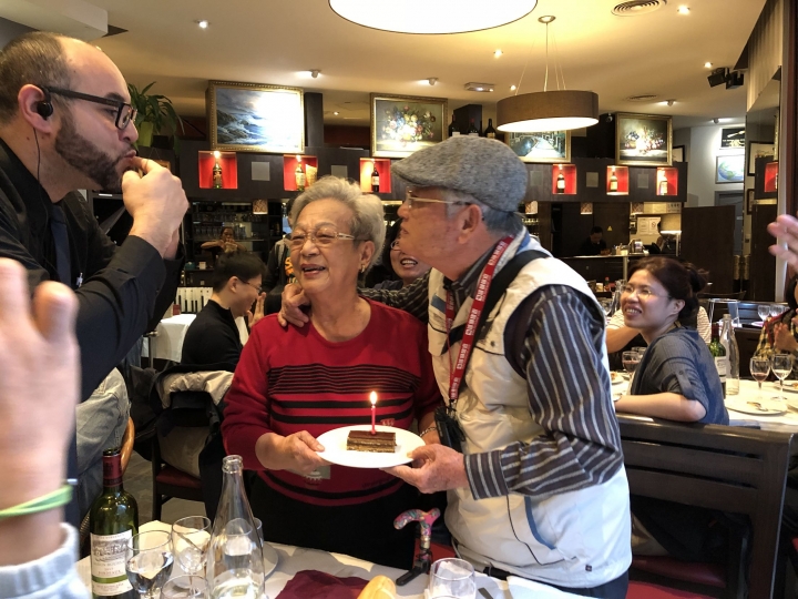 勇帶雙老遊歐，滿載喜樂歸來