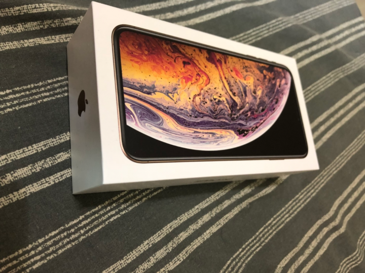 iPhone XS  MAX金色開箱文~