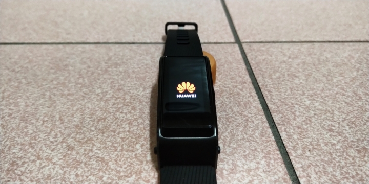 既是手錶又是耳機，Huawei TalkBand B5 開箱評測