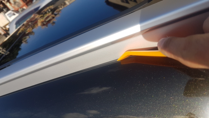 crv5車頂架豎桿安裝