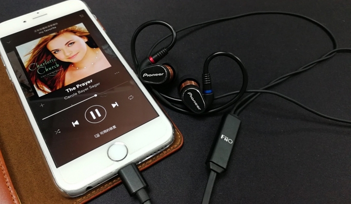 當Lightning遇上MMCX可換顯耳機--FiiO iRC-MMCX MFI認證升級線