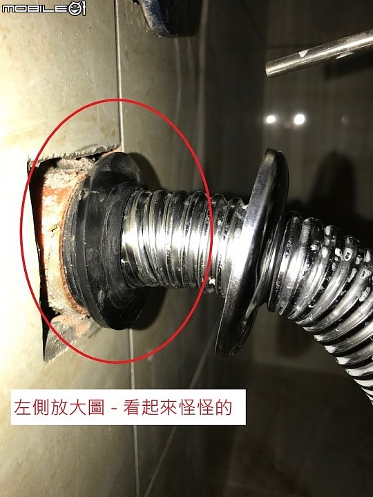 求救~新交屋 1F 浴室洗水台的排水口使用後會冒出類似臭水溝的臭味! 建商卻說是正常的.... @@