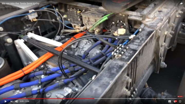 《TESLA Semi》多顆鏡頭／動力配置／日間外觀 (2018/09)