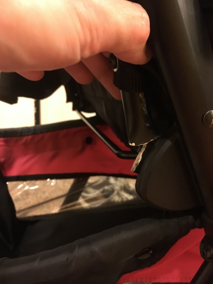 請教CHICCO嬰兒推車骨架斷裂!!!!