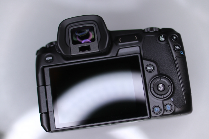 CANON EOS R 超簡單開箱!! (圖