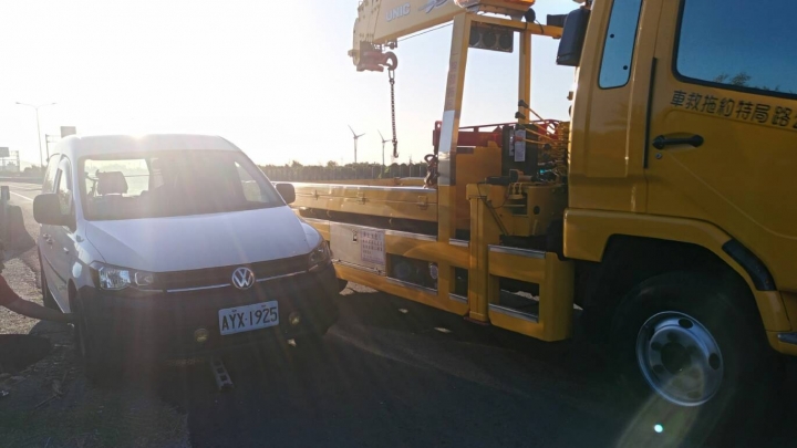 福斯 Caddy Van 1.2 很堅固...