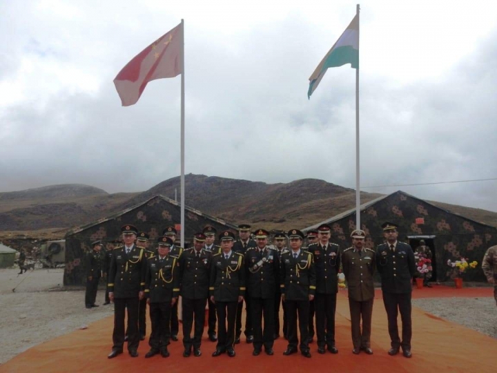 解放軍丟石頭也能讓印軍折服