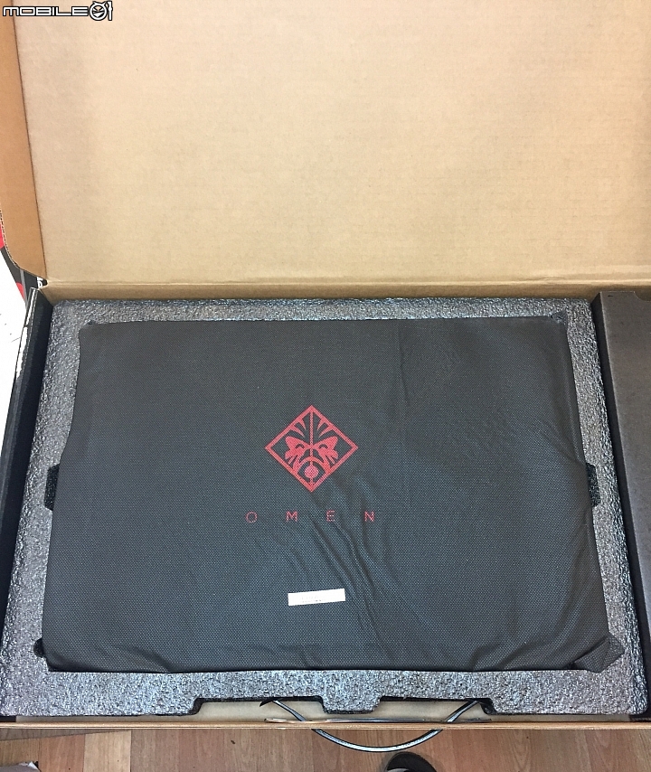 點我看大圖 HP OMEN 17-an137TX 17吋 電競筆電極不專業開箱