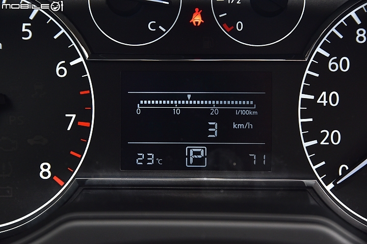 Nissan Tiida 2019年式試駕，六安/VDC/ISO-FIX入列，戰力再升級！