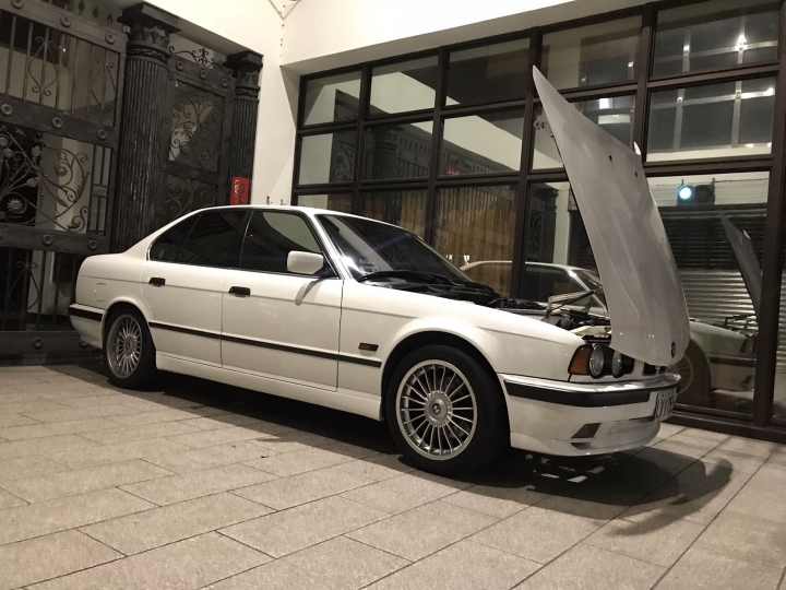 遲了23年的開箱 E34 M525