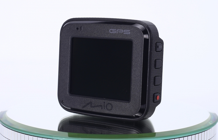 搭載 SONY STARVIS感光元件的行車記錄器