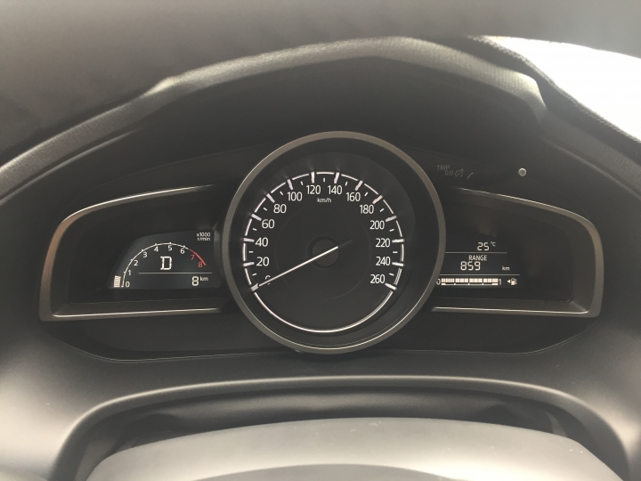 人生第一部車Mazda3 19年式尊進版4門開箱