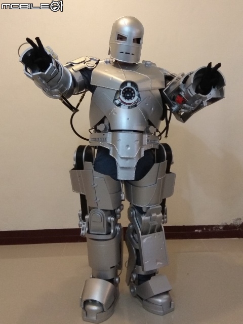 [作品分享] 鋼鐵人等身大 1:1 的可穿戴裝甲模型 IRON MAN MARK I