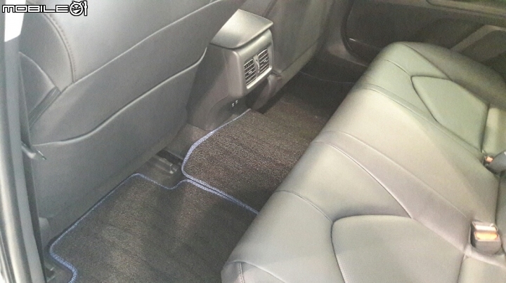 日本進口八代Camry 2.5 Hybrid尊爵版先睹為快(圖多)!