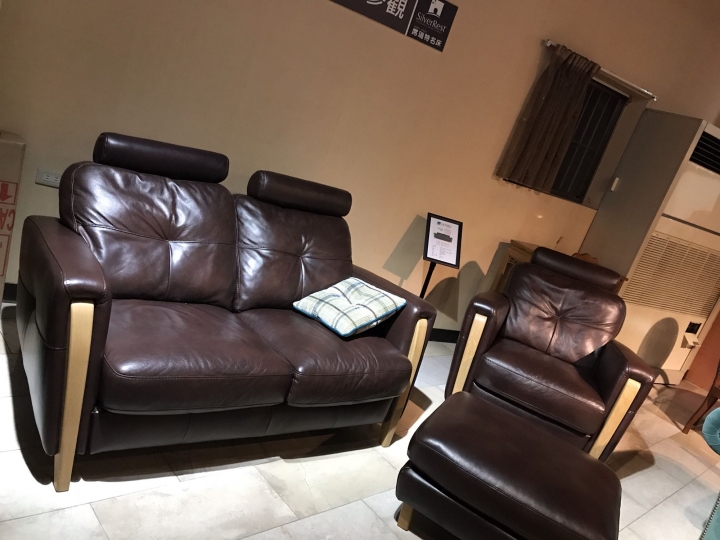 貨真價實 真牛皮沙發 在八里 Losbu sofas