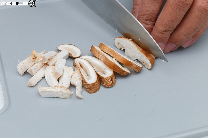 SHARP AX-XP4T 水波爐料理分享：雞肉野菇炊飯