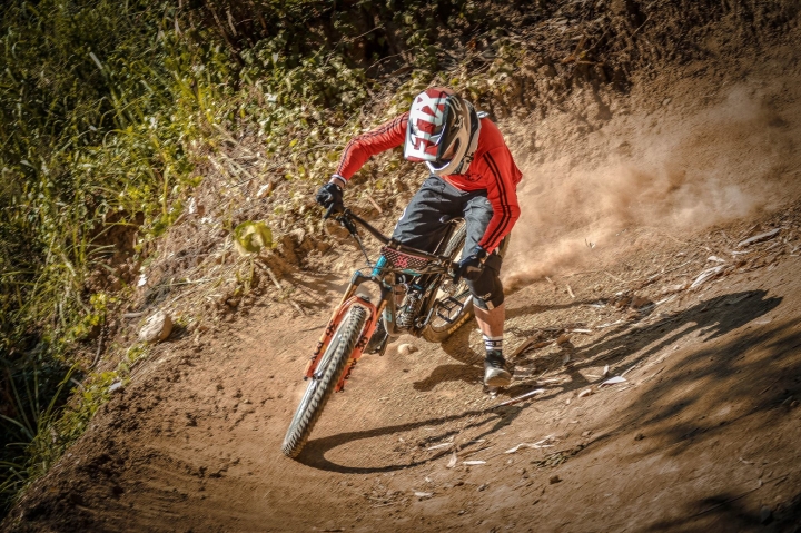 點我看大圖 集大成之作 2018 Giant Reign Advanced 0