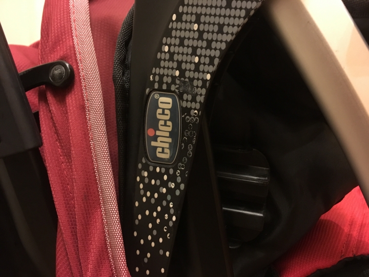 請教CHICCO嬰兒推車骨架斷裂!!!!
