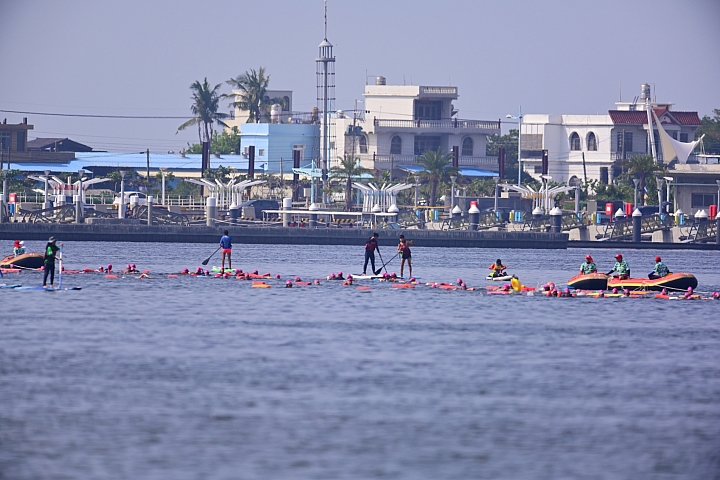 記錄2018年10月28日大鵬灣海上長泳