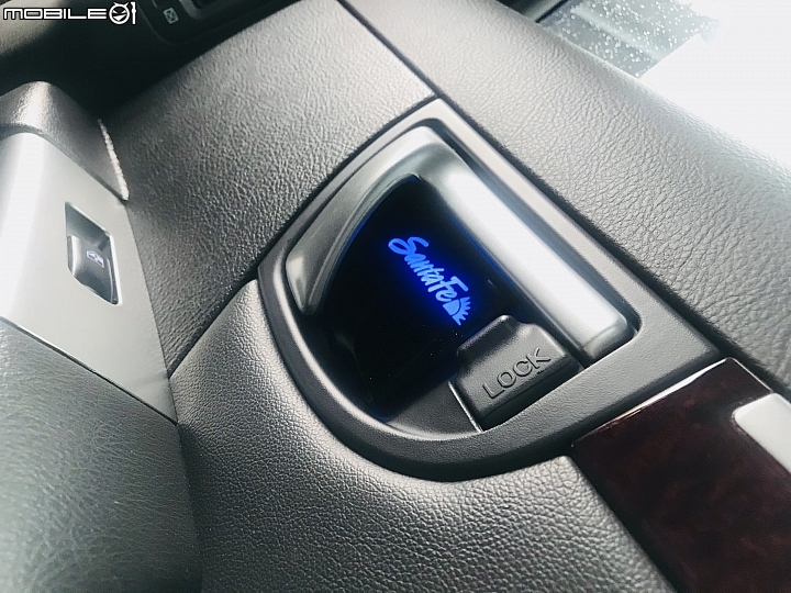 Hyundai 2.5代Santa fe微關箱