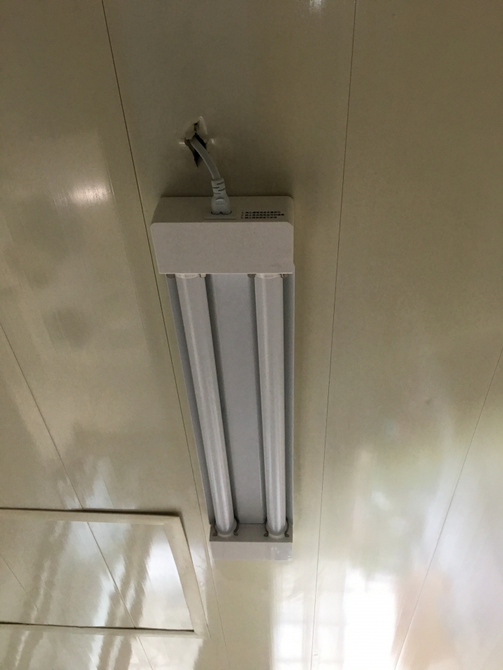 日光燈具更換方式