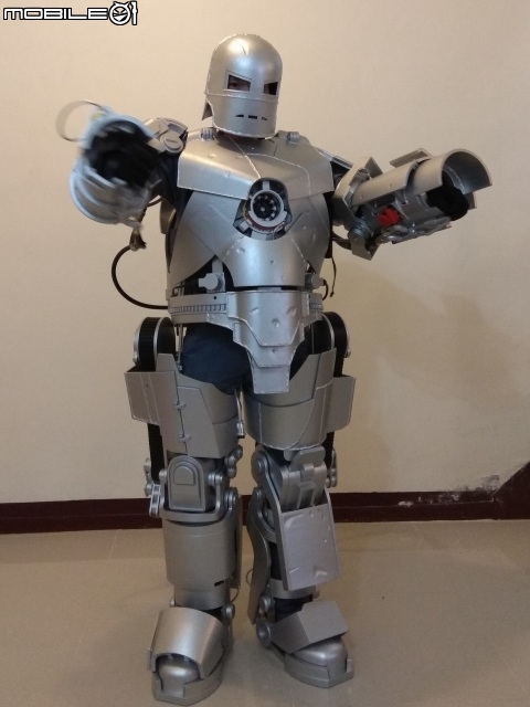 [作品分享] 鋼鐵人等身大 1:1 的可穿戴裝甲模型 IRON MAN MARK I