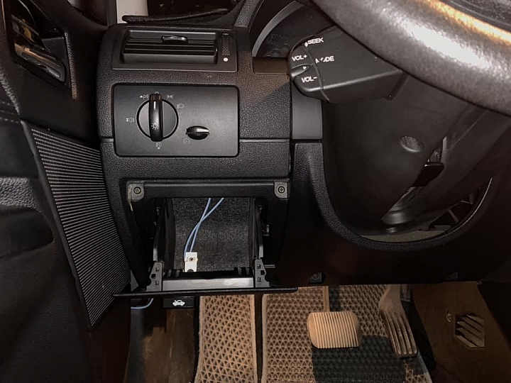 2004年 Metrostar Mondeo 2.5 V6 的問題