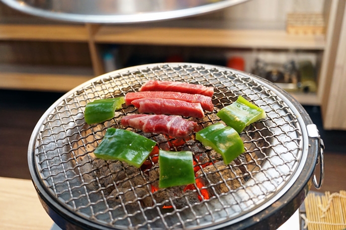 【台南燒肉】初云 職人燒肉 ｜霸氣海陸饗宴雙人套餐｜職人燒烤張嘴就好｜打卡按讚贈角切牛或豬五花｜499雙人啤酒暢飲