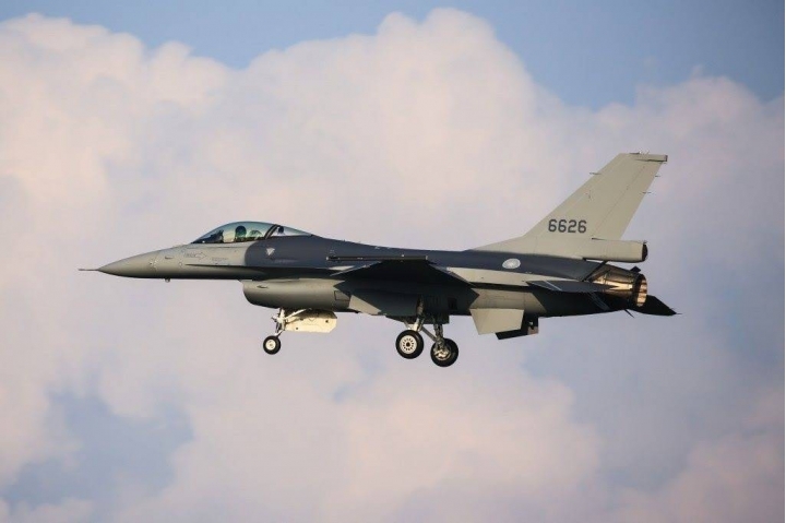 台軍升級的F16V為何不取消機頭空速管？