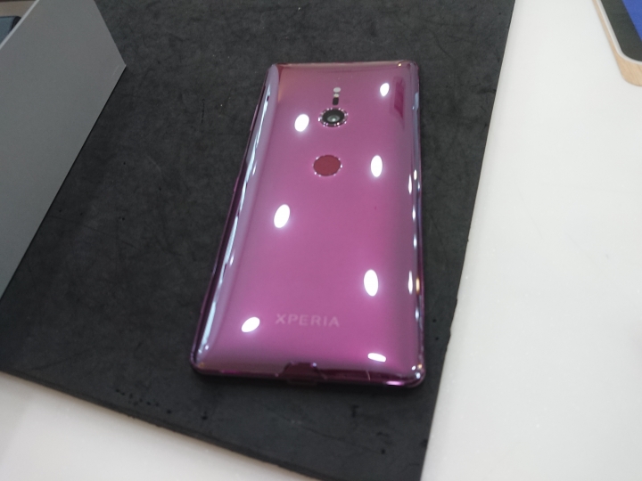Sony XZ3 酒紅色 開箱