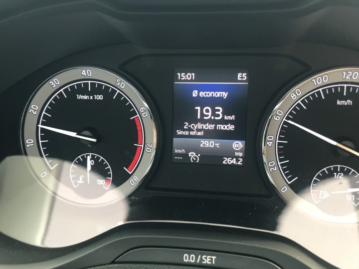 [分享] skoda karoq 小棕熊台北高雄出差一日油耗