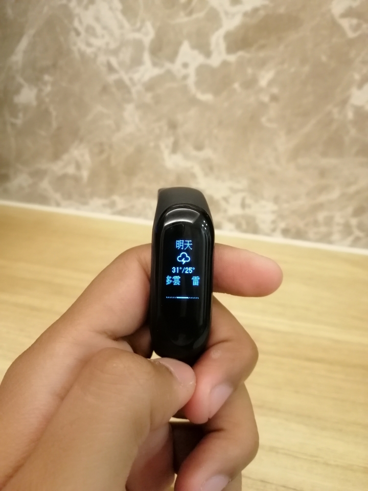 [開箱及評價] 小米手環3到底值不值得買? 螢幕變大、訊息預覽等新功能