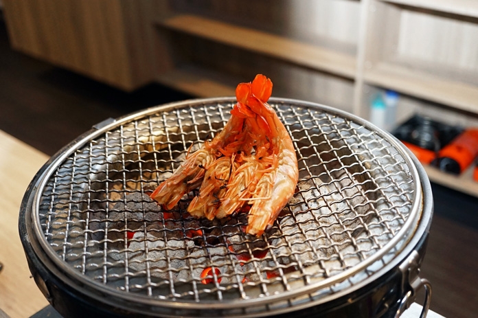 【台南燒肉】初云 職人燒肉 ｜霸氣海陸饗宴雙人套餐｜職人燒烤張嘴就好｜打卡按讚贈角切牛或豬五花｜499雙人啤酒暢飲