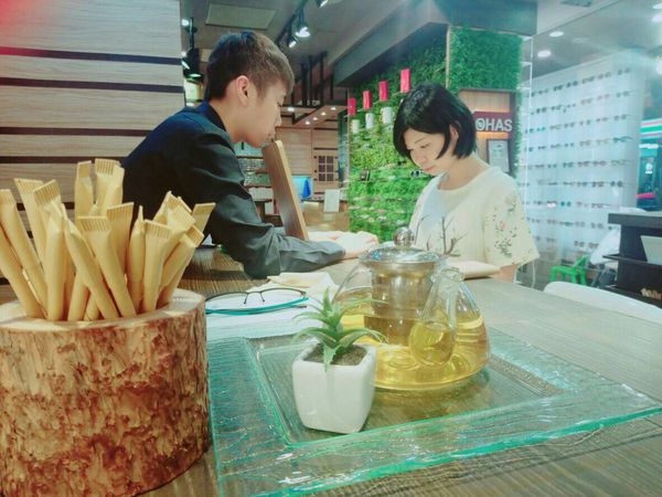 人生新族群~給您不一樣的專業 ~LOHAS樂活眼鏡 高雄熱河店 配鏡、清潔、維修、保養 一手包辦！