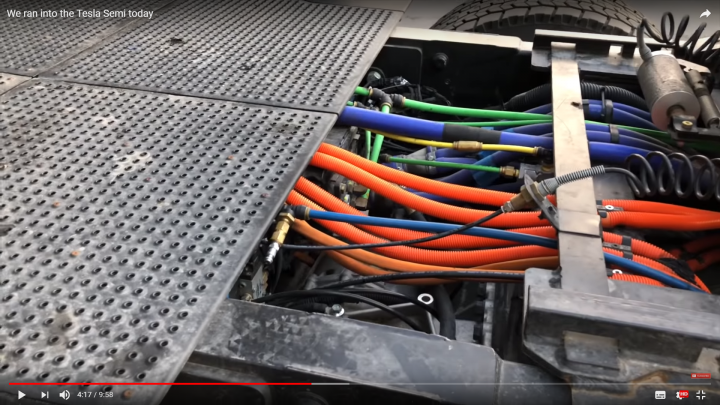 《TESLA Semi》多顆鏡頭／動力配置／日間外觀 (2018/09)