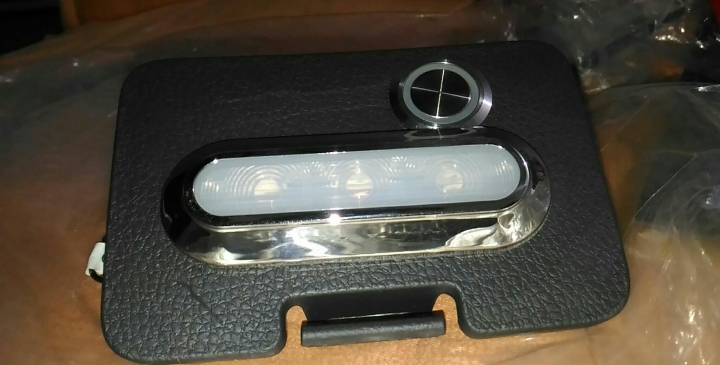[Eclipse Cross] 03- 後箱燈