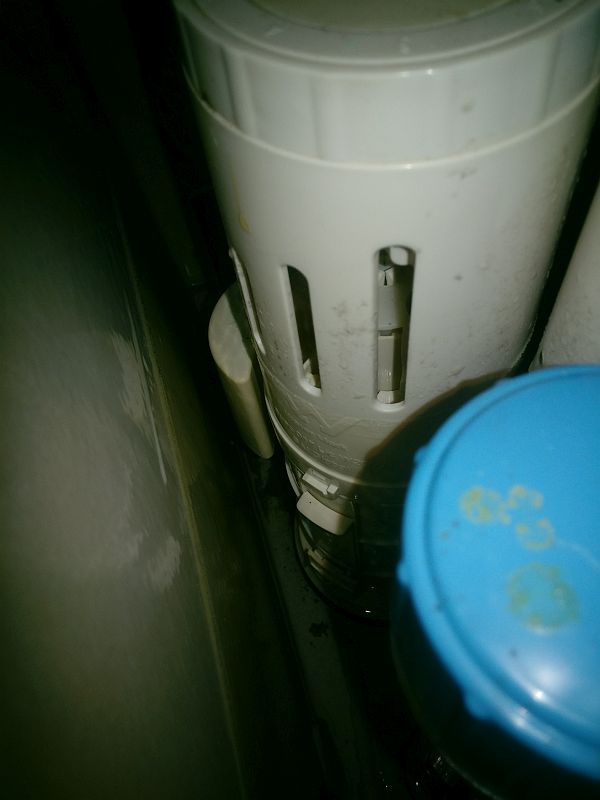 請問電光落水頭A-5206要怎麼拆？