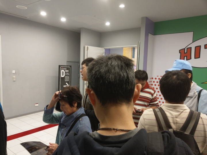 ～三創htc U12 life首賣  熱血排隊中！