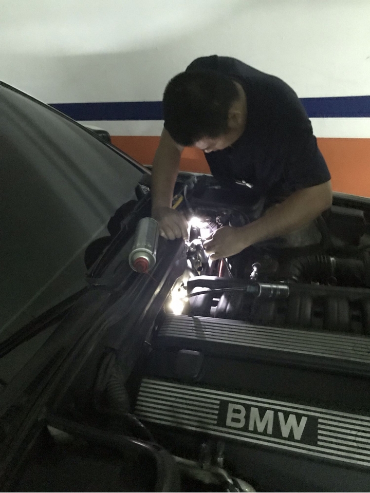 遲了23年的開箱 E34 M525